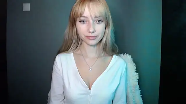 LuciaYoung online show from 10-08-25, 06:16