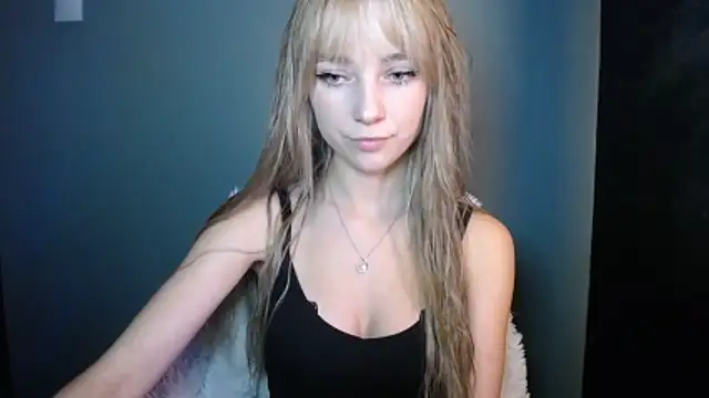 LuciaYoung online show from 10-24-25, 06:48