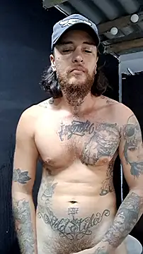 Snapshot of raymon616 chatting on 10-13-25, 02:39 raymon616 online show from 10-13-25, 02:39