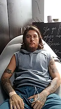 Snapshot of raymon616 chatting on 10-17-25, 02:41 raymon616 online show from 10-17-25, 02:41