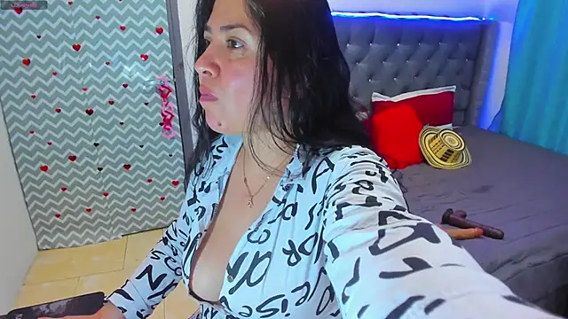 Snapshot of Sara-Murray chatting on 02-22-25, 12:05 Sara-Murray online show from 02-22-25, 12:05