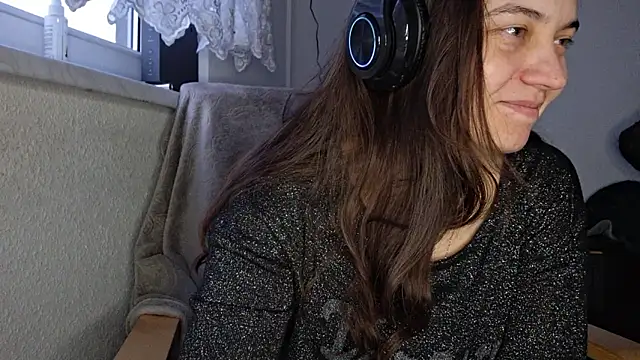 Cyndee Winter online show from 03-13-25, 05:07