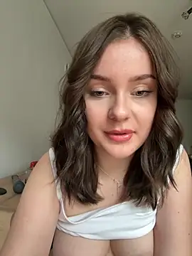 Snapshot of MaribelRiver chatting on 10-06-25, 03:20 MaribelRiver online show from 10-06-25, 03:20