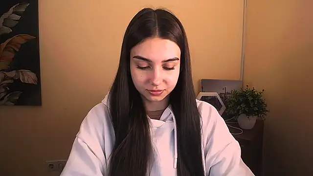 Lili magic online show from 10-15-25, 07:52