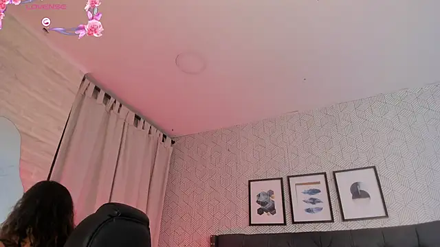 Snapshot of emma__smith1 chatting on 02-04-25, 12:33 emma smith1 online show from 02-04-25, 12:33