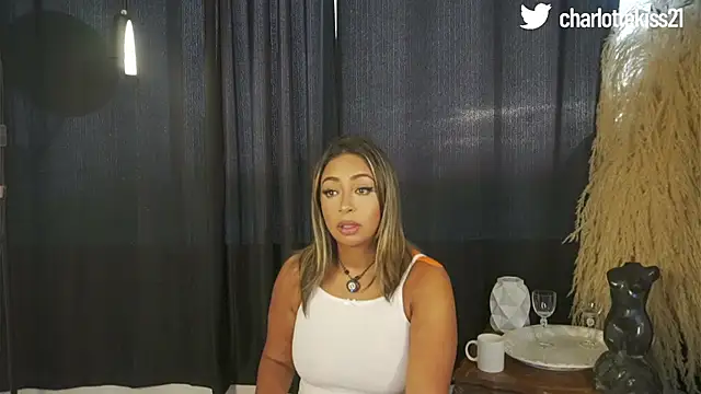 charlottelover21 online show from 04-16-26, 09:39