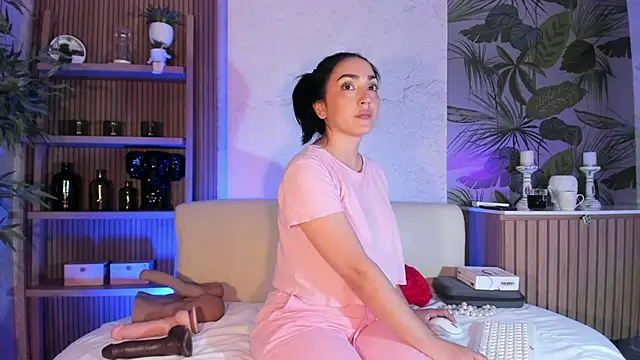 LIAH IZUMI online show from 01-07-26, 01:13