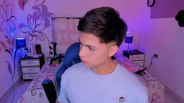 Niicky1  online show from 12-17-24, 08:54