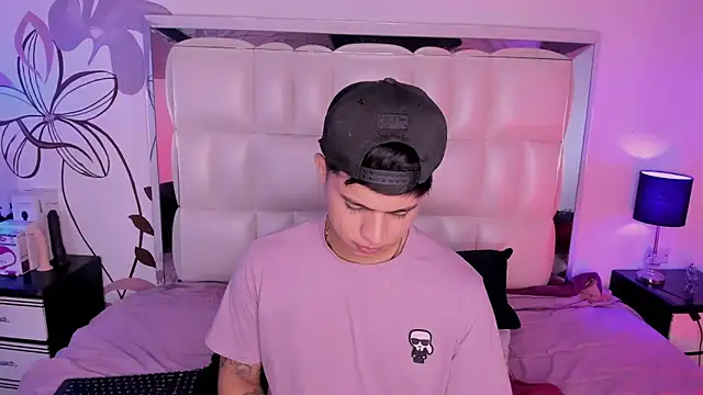 Niicky1  online show from 12-21-24, 12:42