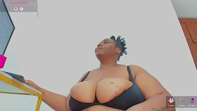 Breisy bigboobs online show from 01-07-26, 07:16