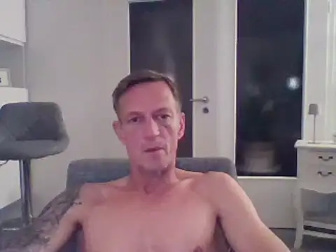 Snapshot of dirks71 chatting on 03-11-25, 06:30 dirks71 online show from 03-11-25, 06:30