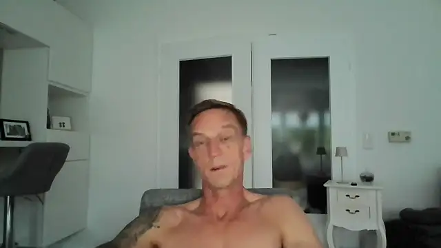 Snapshot of dirks71 chatting on 09-19-25, 05:13 dirks71 online show from 09-19-25, 05:13