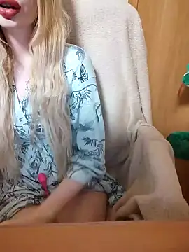 Snapshot of Elza_kom chatting on 01-02-25, 09:43 Elza kom online show from 01-02-25, 09:43