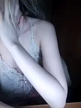 Snapshot of Elza_kom chatting on 01-20-25, 12:15 Elza kom online show from 01-20-25, 12:15