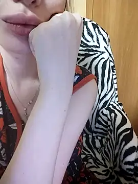 Snapshot of Elza_kom chatting on 01-26-25, 09:51 Elza kom online show from 01-26-25, 09:51