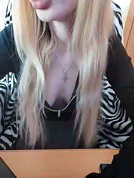 Snapshot of Elza_kom chatting on 02-27-25, 07:12 Elza kom online show from 02-27-25, 07:12