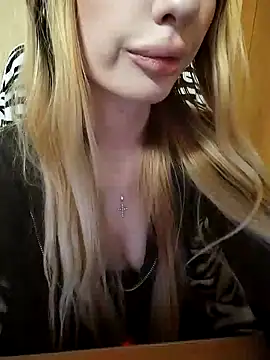 Snapshot of Elza_kom chatting on 03-02-25, 11:50 Elza kom online show from 03-02-25, 11:50