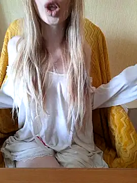 Snapshot of Elza_kom chatting on 09-11-25, 04:45 Elza kom online show from 09-11-25, 04:45