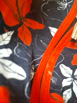 Snapshot of Elza_kom chatting on 09-17-25, 05:20 Elza kom online show from 09-17-25, 05:20