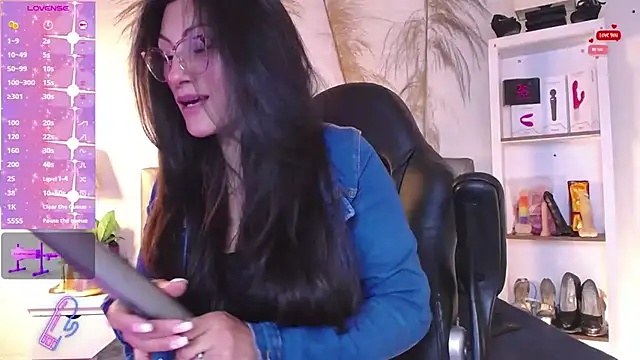 Rapunzeell  online show from 01-18-25, 01:29
