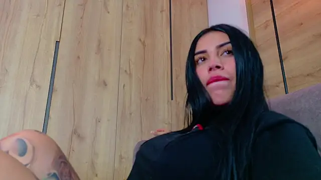 Sofhia cruz online show from 01-18-25, 07:59