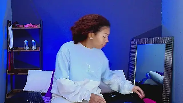 Snapshot of JadaRoberts chatting on 02-05-25, 12:38 JadaRoberts online show from 02-05-25, 12:38
