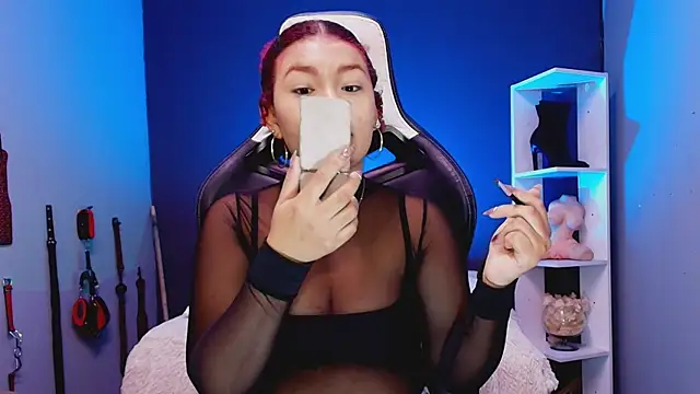 Snapshot of JadaRoberts chatting on 12-20-25, 12:34 JadaRoberts online show from 12-20-25, 12:34