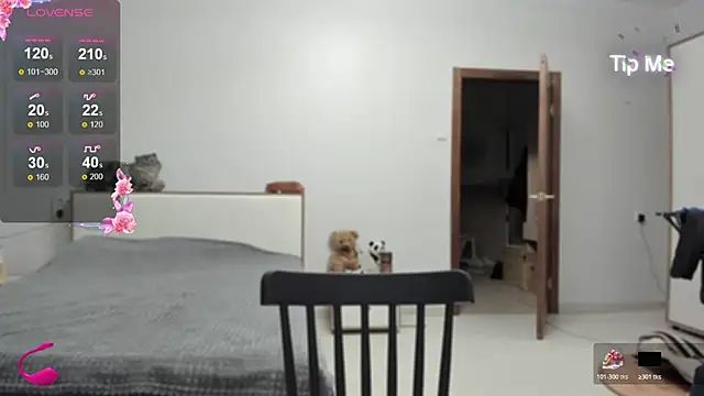 Snapshot of Brooooke chatting on 10-31-25, 03:24 Brooooke online show from 10-31-25, 03:24