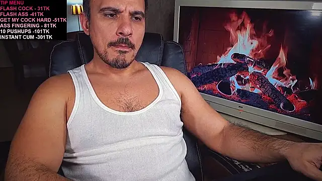 Snapshot of officeman7 chatting on 02-18-25, 04:37 officeman7 online show from 02-18-25, 04:37