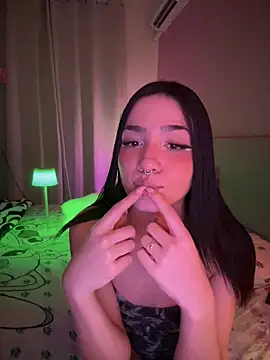 Snapshot of ShannonShanny chatting on 10-17-25, 07:05 ShannonShanny online show from 10-17-25, 07:05