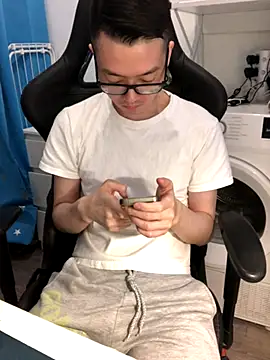 wangjian2324 online show from 11-22-25, 12:15