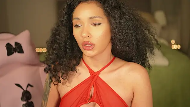 Snapshot of Moan4u chatting on 12-13-24, 01:04 Moan4u online show from 12-13-24, 01:04