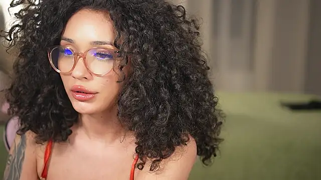 Snapshot of Moan4u chatting on 01-26-25, 10:02 Moan4u online show from 01-26-25, 10:02