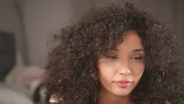 Snapshot of Moan4u chatting on 02-06-25, 03:06 Moan4u online show from 02-06-25, 03:06