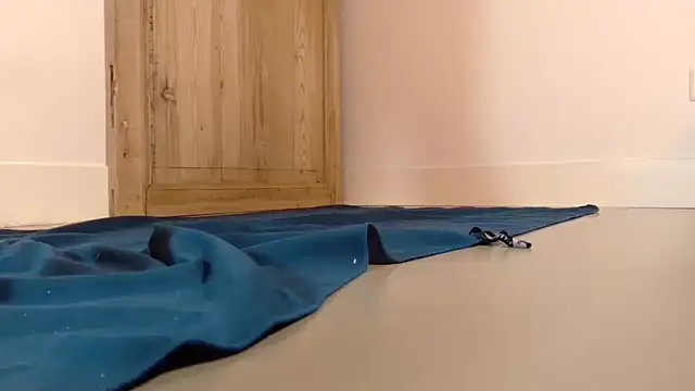 Snapshot of sorairosky chatting on 10-15-25, 11:21 sorairosky online show from 10-15-25, 11:21