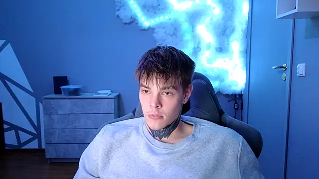 DENIS HERE online show from 12-01-24, 04:29