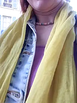 Snapshot of Exhibitionsplit chatting on 03-05-25, 04:24 Exhibitionsplit online show from 03-05-25, 04:24