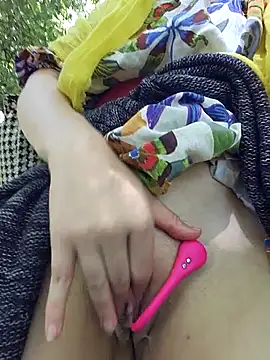 Snapshot of Exhibitionsplit chatting on 09-14-25, 12:48 Exhibitionsplit online show from 09-14-25, 12:48