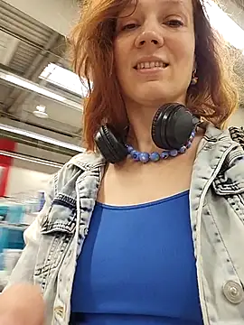 Snapshot of Exhibitionsplit chatting on 09-23-25, 12:19 Exhibitionsplit online show from 09-23-25, 12:19