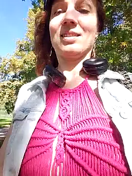 Snapshot of Exhibitionsplit chatting on 10-14-25, 01:12 Exhibitionsplit online show from 10-14-25, 01:12