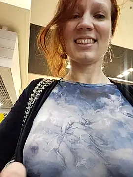 Snapshot of Exhibitionsplit chatting on 12-04-25, 12:58 Exhibitionsplit online show from 12-04-25, 12:58