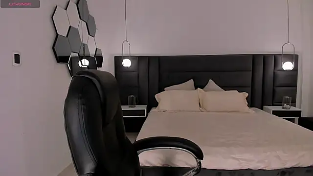 SussanElliot online show from 10-22-25, 09:53