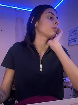 Snapshot of cristel_17 chatting on 12-29-24, 01:45 cristel 17 online show from 12-29-24, 01:45