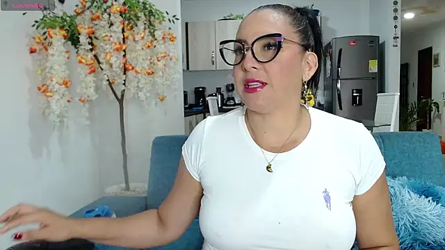 Snapshot of dakota_johnson10 chatting on 10-05-25, 10:57 dakota johnson10 online show from 10-05-25, 10:57