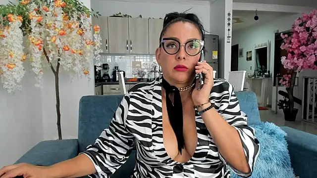 Snapshot of dakota_johnson10 chatting on 10-29-25, 07:37 dakota johnson10 online show from 10-29-25, 07:37