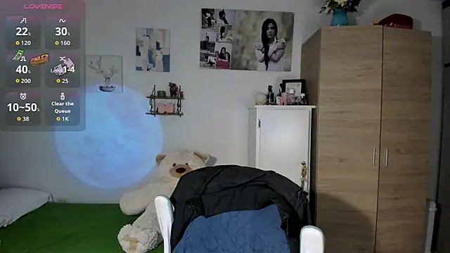 Snapshot of VeronikaOlsen chatting on 10-08-25, 08:06 VeronikaOlsen online show from 10-08-25, 08:06