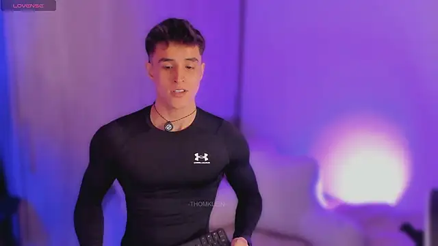 Snapshot of thomklein chatting on 02-06-26, 07:39 thomklein online show from 02-06-26, 07:39