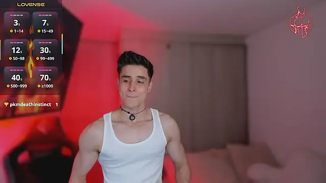 Snapshot of thomklein chatting on 02-11-26, 08:03 thomklein online show from 02-11-26, 08:03