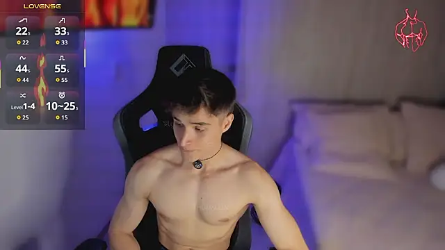 Snapshot of thomklein chatting on 02-13-26, 07:32 thomklein online show from 02-13-26, 07:32