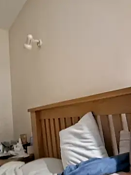 Snapshot of jonjoey123 chatting on 12-17-25, 08:09 jonjoey123 online show from 12-17-25, 08:09